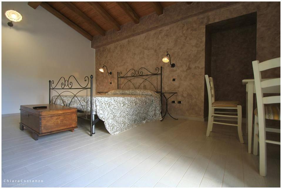 Bed and Breakfast Antico Casale Джоїоза-Мареа Екстер'єр фото